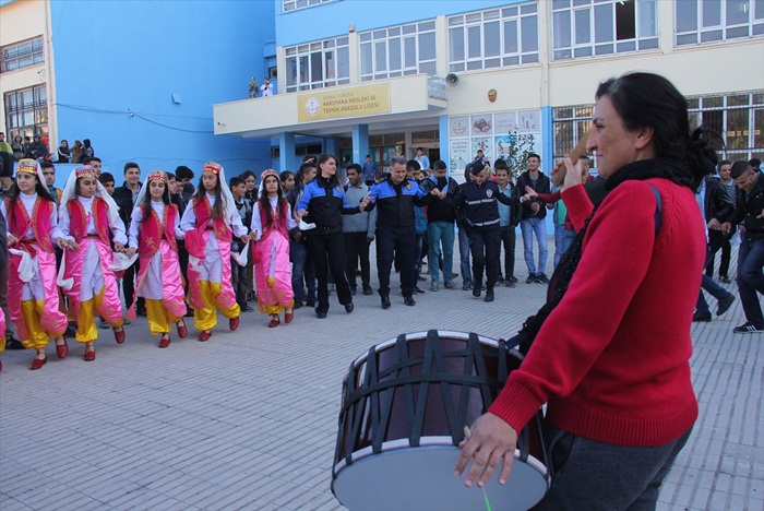 Huzur uygulaması halayla son buldu