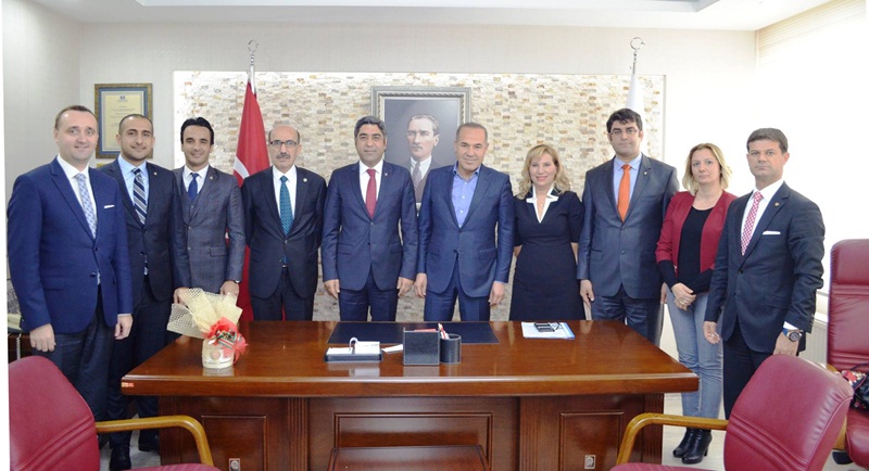Baro Yönetimi, Büyükşehir Belediye Başkanı Sözlü’yü Ziyaret Etti.