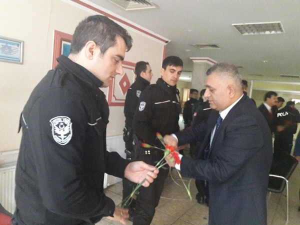 MHP’li Duran’dan Çevik Kuvvet’e karanfil