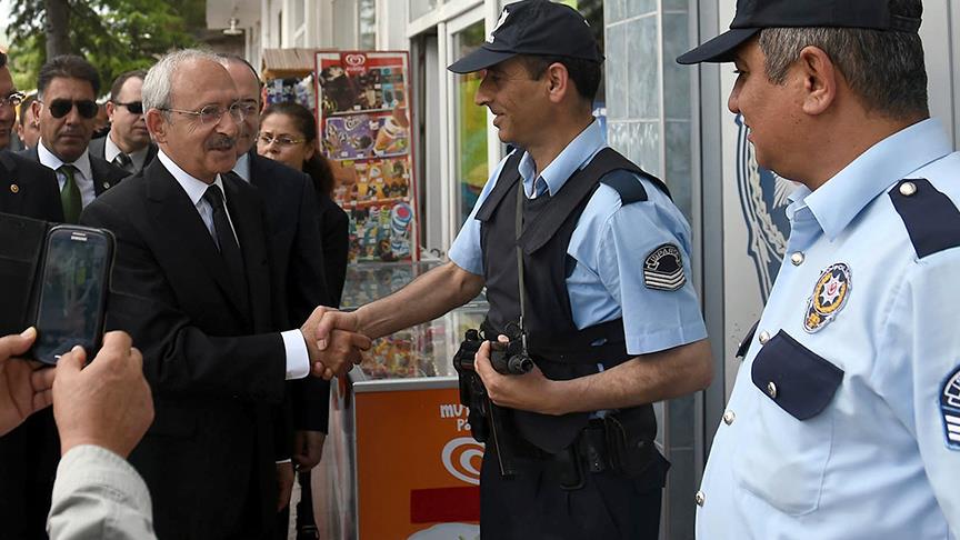 Kılıçdaroğlu, pazarcı esnafıyla iftarda buluştu