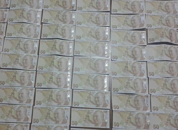 Karaisalı'da Sahte Para İle Alışveriş Yapan 5 Kişi Yakalandı