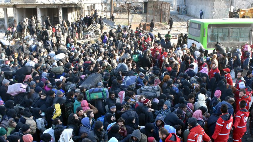 Suriye'de kuşatma bölgelerinden karşılıklı tahliyeler başladı