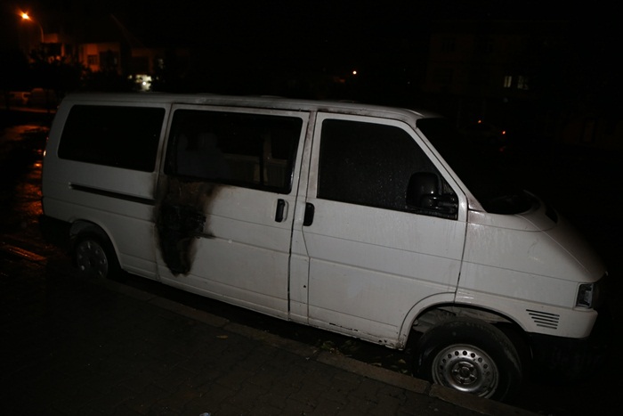 Adana'da hafif ticari araçta yangın: 1 yaralı