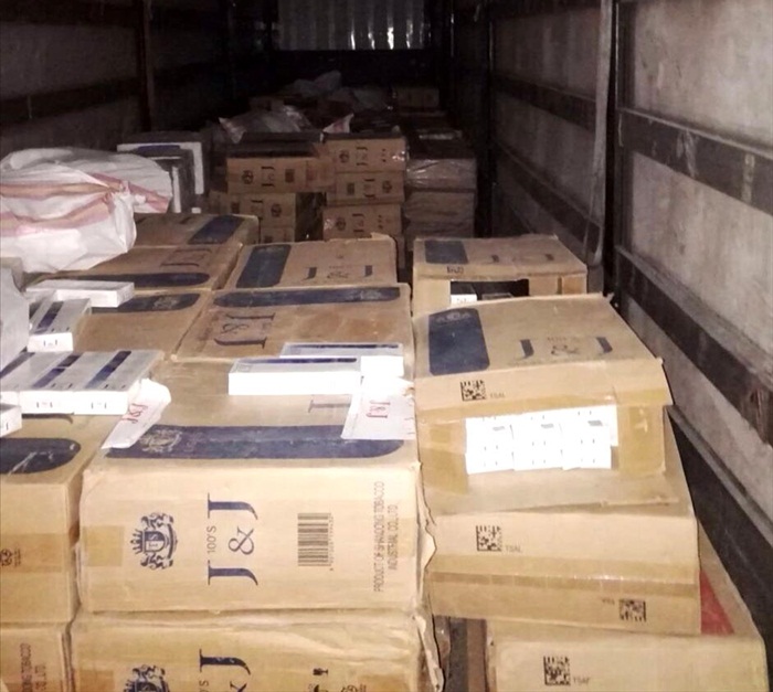 Tırda 133 bin kaçak sigara ele geçirildi