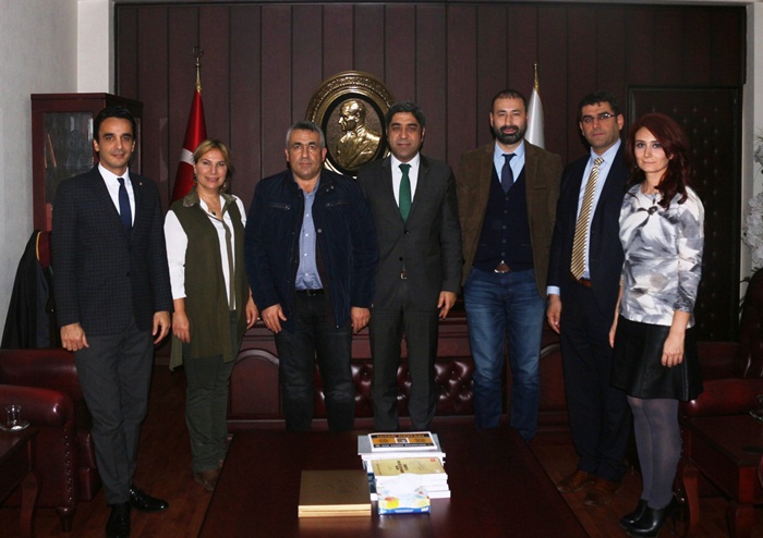 ÇÜ Hukuk Fakültesi Dekanı Prof.Dr. Bilgili Baro Başkanı Av. Veli Küçük’ü Ziyaret Etti.