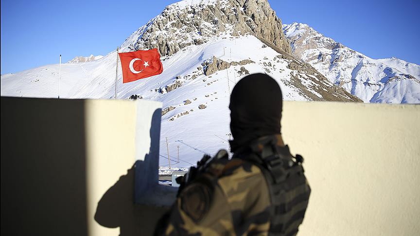 Hakkari'de iki asker şehit oldu