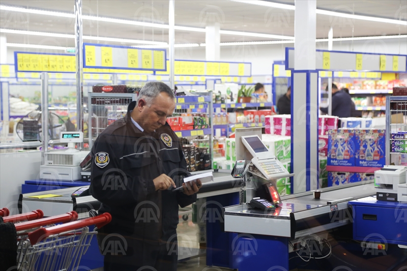 Adana'da marketten gasp