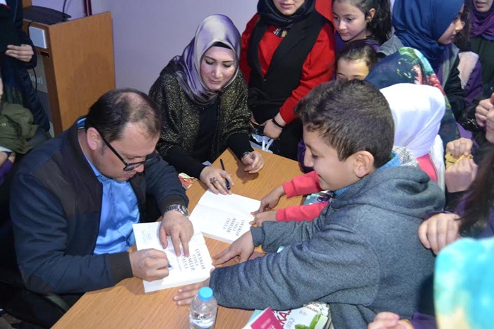 “Gençlerin Gelecek Planlamasında Aile Ve Öğretmenlere Büyük Görevler Düşüyor”