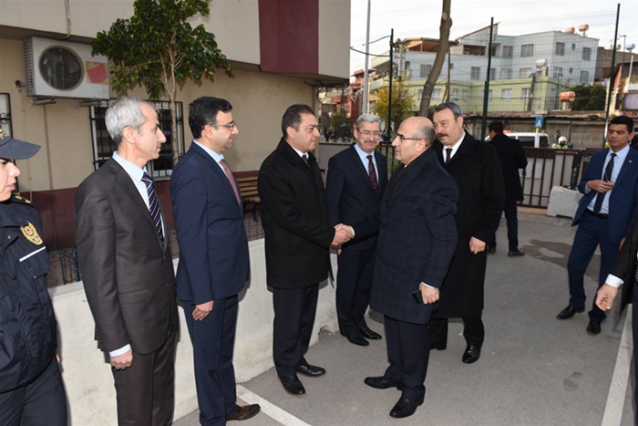 Vali Demirtaş, Hürriyet Polis Merkezi Amirliği’nde İncelemede Bulundu