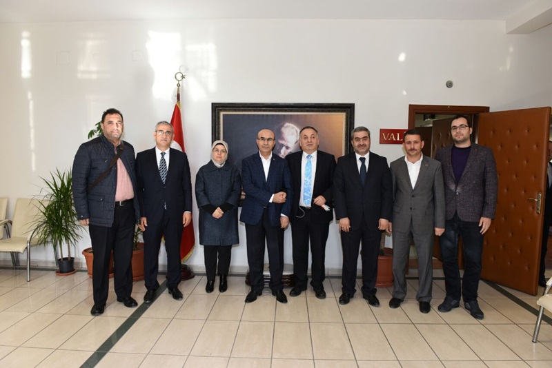 Türkiye Beyazay Derneği Yönetim Kurulu Üyelerinden Vali Demirtaş’a Ziyaret