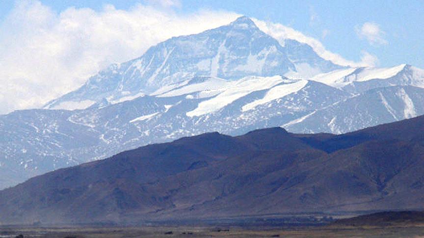 Everest'in yüksekliği yeniden ölçülecek