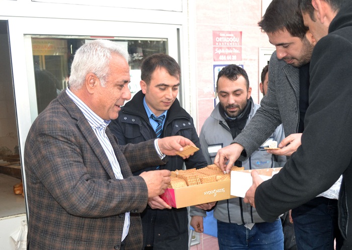 Şalvarlı başkandan püskevitli "Evet" kampanyası