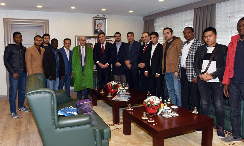 Çukurova Uluslararası Öğrenci Derneği’nden Vali Demirtaş’a Ziyaret
