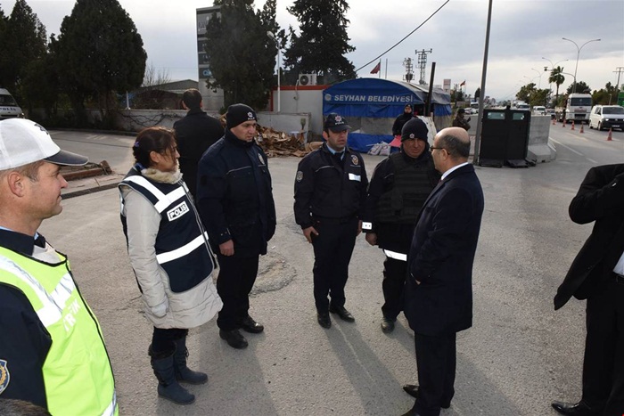 Vali Demirtaş, Polis Uygulama Noktasını Denetledi
