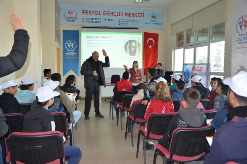 İpekyol Gençlik Merkezinden Sigarasız Yaşama Doğru Semineri