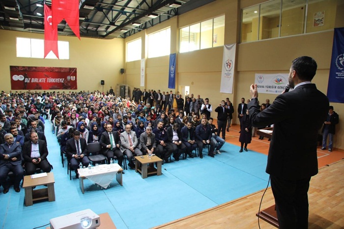 Milletvekili Erdinç: “Gençlere güvenmeliyiz”