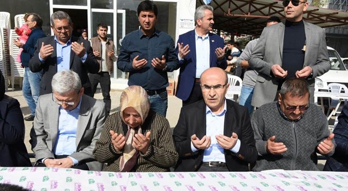Vali Demirtaş, Şehit Jandarma Uzman Çavuş Enver Buğur'un Mevlid-i Şerif Programına Katıldı