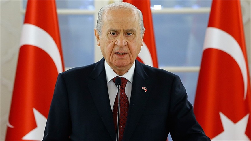 Bahçeli'den milli güreşçi Başar'a kutlama