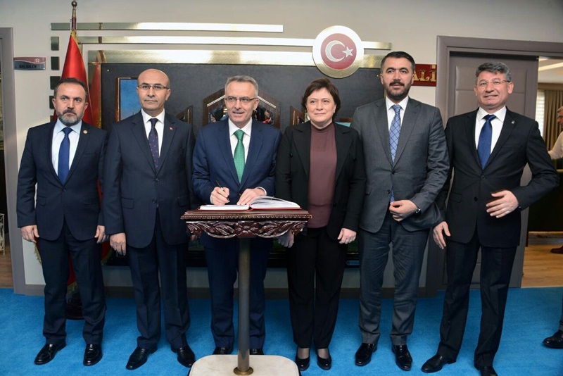 Maliye Bakanı Naci Ağbal: “Bu millet bugüne kadar hiç hayır demedi. Hep evet dedi"