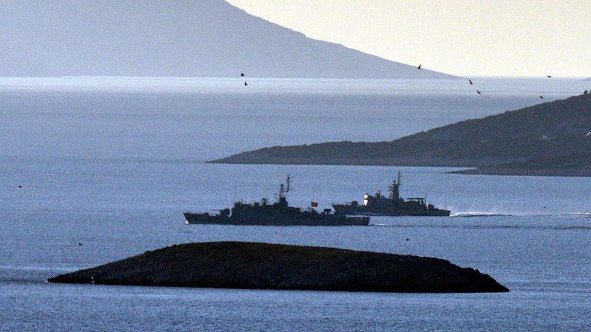 Türk ve Yunan savaş gemileri burun buruna geldi