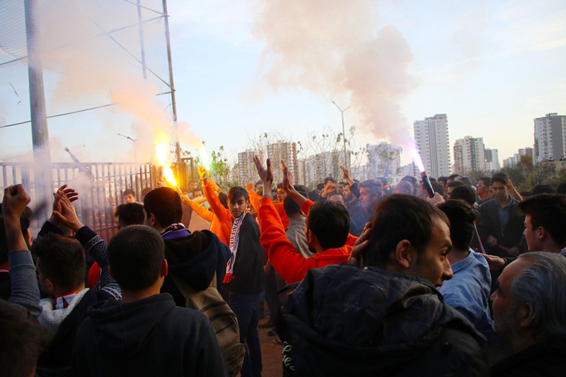 Adanaspor taraftarlarına ceza