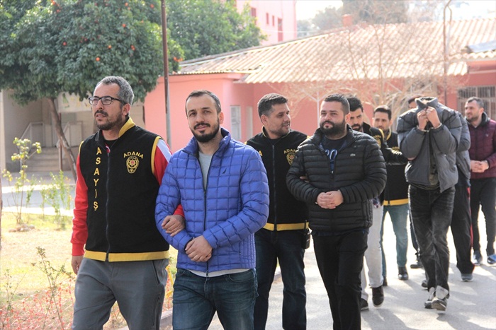 Adana'da yasa dışı bahis operasyonu: 5 gözaltı