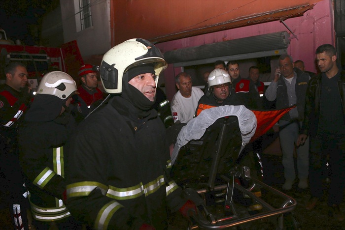 Adana'da simitçi fırınında yangın: 1 yaralı