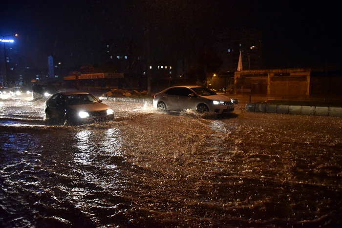 Mersin şiddetli yağışa ihtimaline karşı "teyakkuzda"