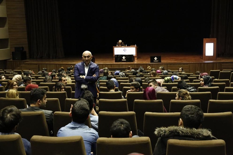 Rektör Yılmaz’ın “25 Aralık” Mesajı