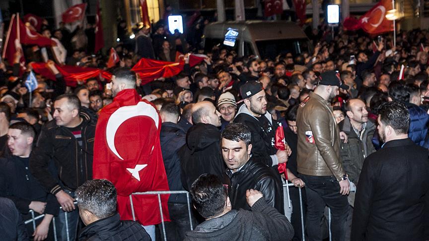 Hollanda basınından Bakan Kaya açıklaması