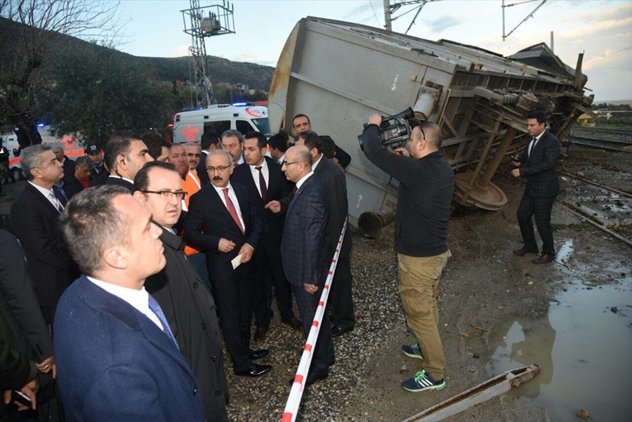 Bakan Elvan kaza alanında incelemelerde bulundu