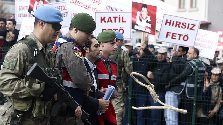 FETÖ şüphelisi 40 polis tutuklandı