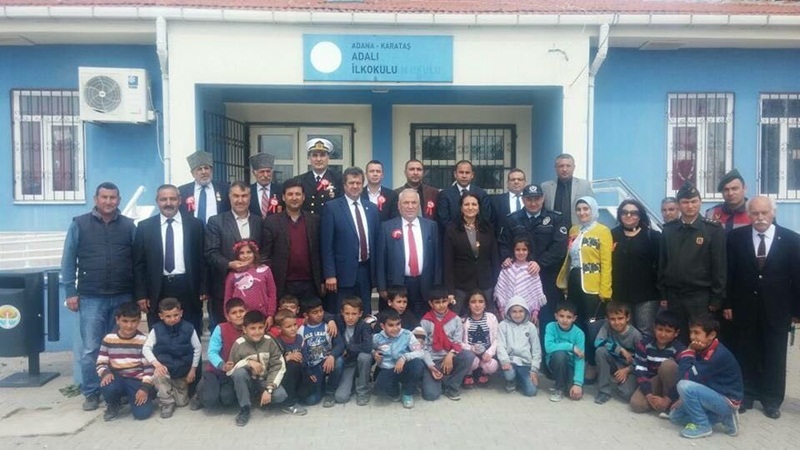 Adalı İlkokulu'na 15 Temmuz şehitler anitik