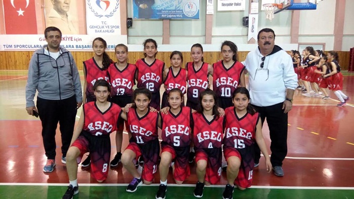 Adana Kasım Sacide Ener Ortaokulu Kız Basketbol Yarı Finalde