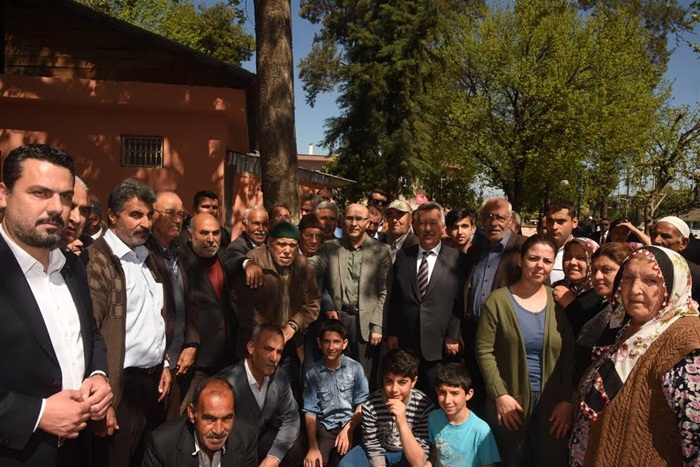 Vali Demirtaş, Ceyhan’da Vatandaşlarla Buluştu