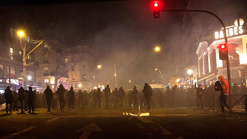 Paris'te 'polis şiddeti protestosu'na müdahale