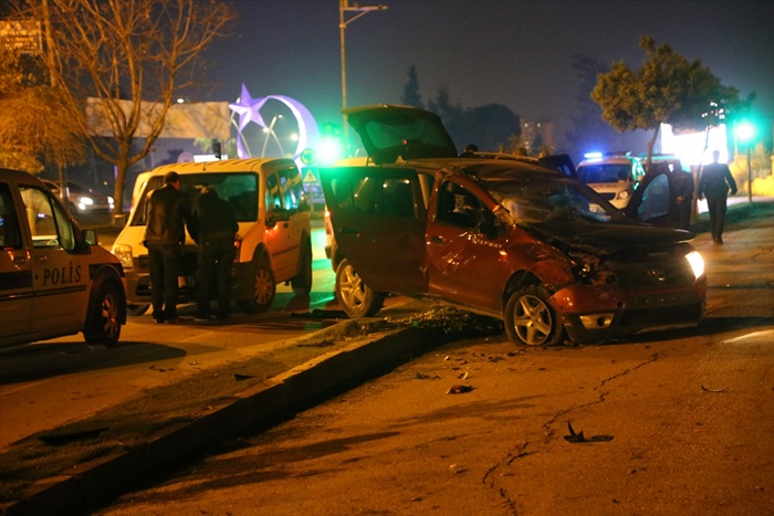Adana'da şüpheliler kaza yapınca yakalandı