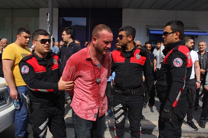 Adana'da polis-şüpheli kovalamacası