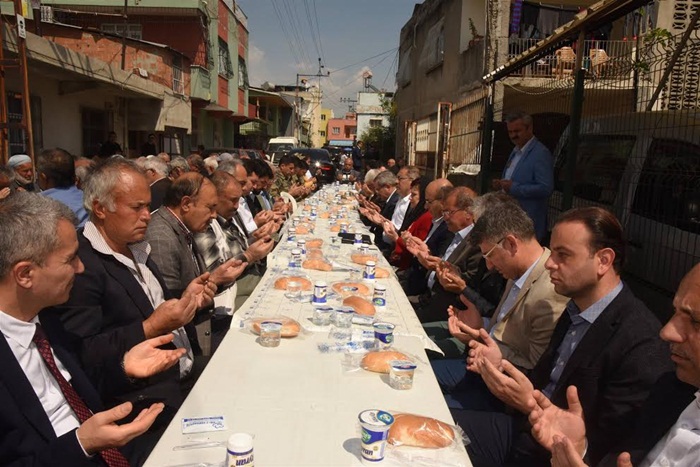 Vali Demirtaş, Şehit Demiryürek’in Mevlid Programına Katıldı