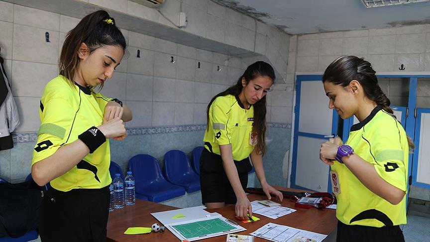 Kadın hakemlerin gözü üst liglerde