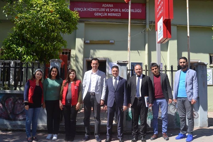 Kahyaoğlu, Adana ve Yüreğir Gençlik Merkezini ziyaret etti