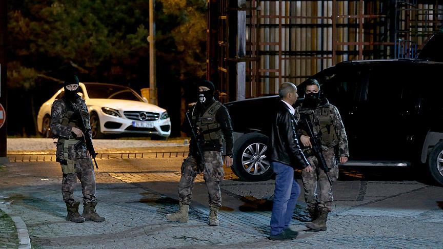 Ataköy'de binadan parka ateş açıldı: 2 yaralı