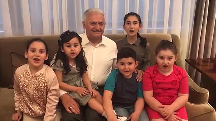 Başbakan Yıldırım'dan torunlarıyla halk oylaması mesajı