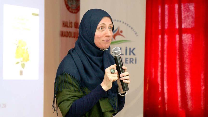 İslam'ı seçen Amerikalı yazar İmam-Hatiplilerle buluştu