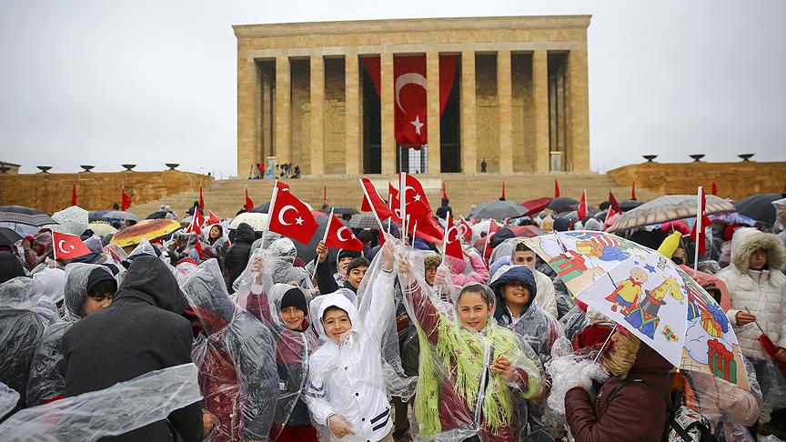 23 Nisan coşkuyla kutlanıyor