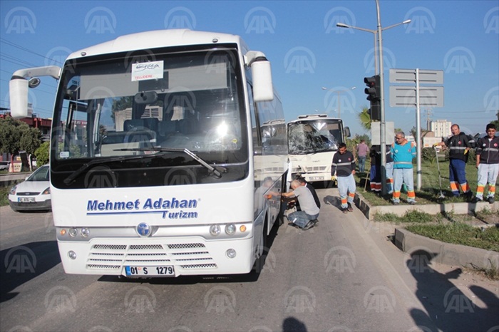 Adana'da işçi servisleri çarpıştı: 6 yaralı