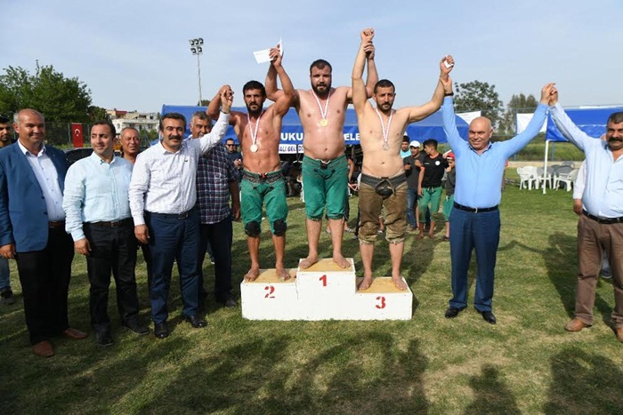 16. Salbaş Karakucak Başpehlivanı Şakir Bozkurt..