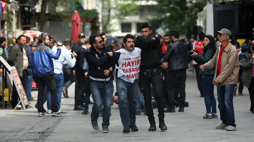 İstanbul'daki 1 Mayıs gösterilerinde 165 kişi gözaltına alındı..