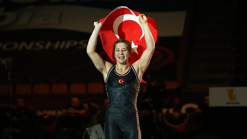 Milli güreşçi Yasemin Adar, Tokyo Olimpiyatları'na kota aldı