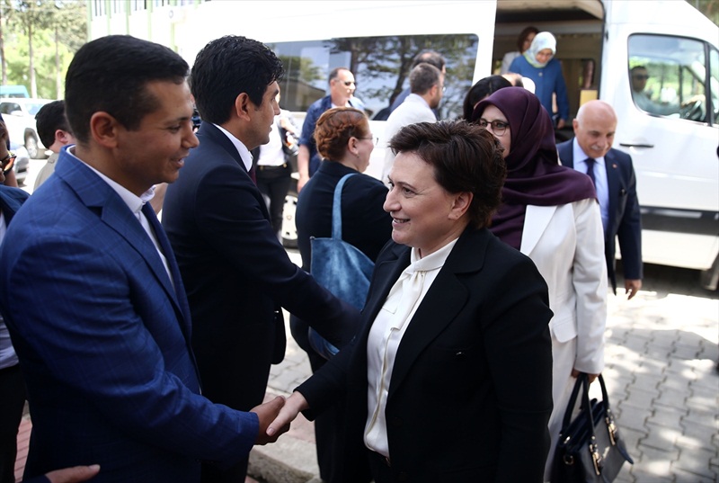 Aladağ yurt yangınında ölen öğrencilerin ailelerine ziyaret..